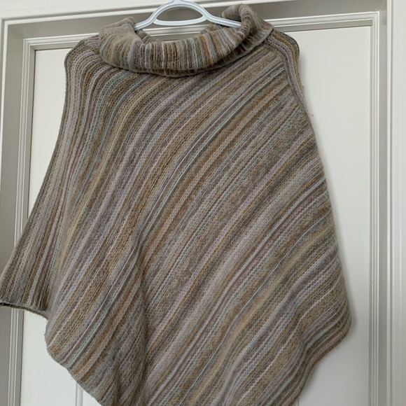 Sweaters - Poncho